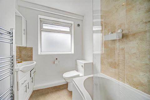2 bedroom flat for sale, Dorville Road, London SE12