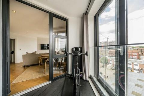 1 bedroom flat for sale, Esker Place, London E2