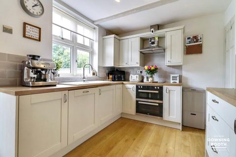 4 bedroom detached house for sale, New Road, Rugeley WS15