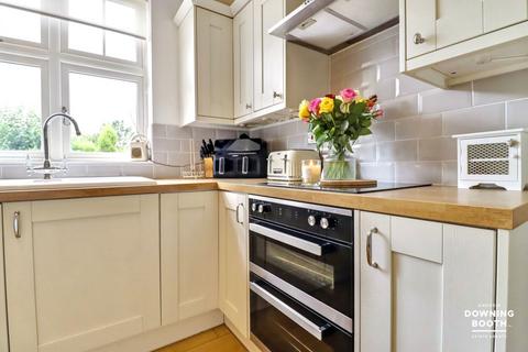 4 bedroom detached house for sale, New Road, Rugeley WS15