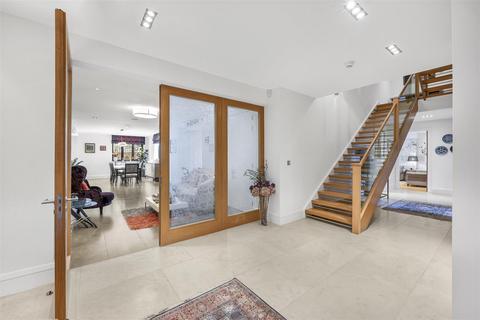 5 bedroom semi-detached house to rent, WELLGARTH ROAD, HAMPSTEAD GARDEN SURBURB, NW11