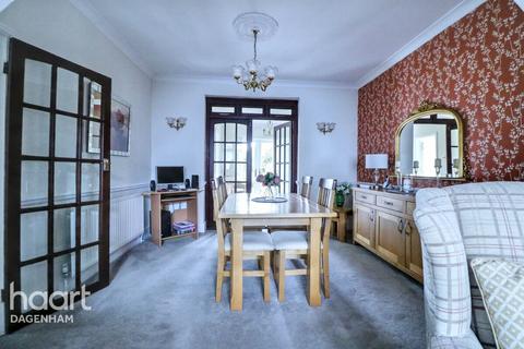 3 bedroom semi-detached house for sale, Cambeys Road, Dagenham