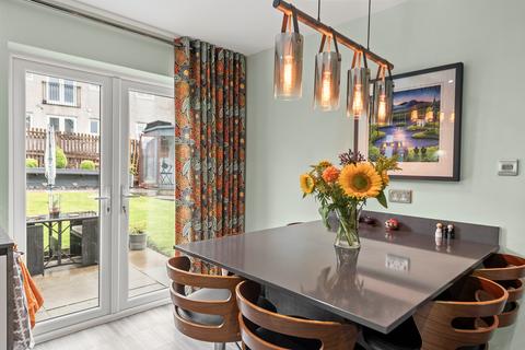 33 Academy Place, Bathgate, EH48 1AS