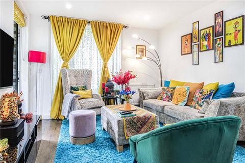 2 bedroom apartment for sale, Aldenham Court, Edgware HA8