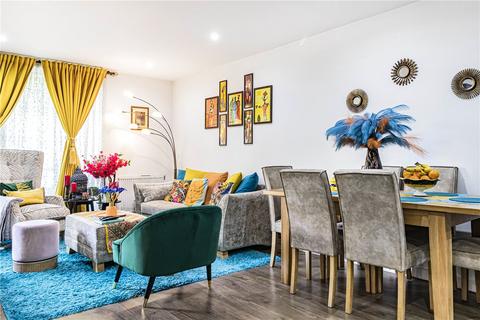 2 bedroom apartment for sale, Aldenham Court, Edgware HA8