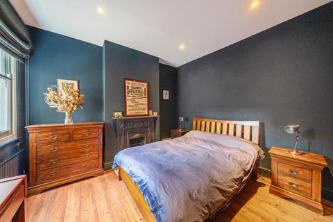 76 Wooler Street, London, SE17 2EF