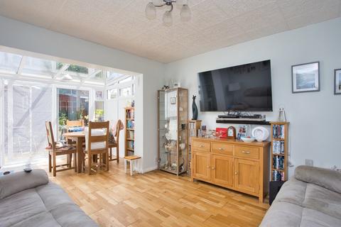 2 Warren Way, Folkestone, CT19 6DT