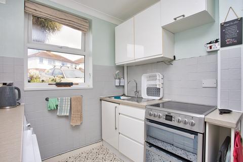 2 Warren Way, Folkestone, CT19 6DT