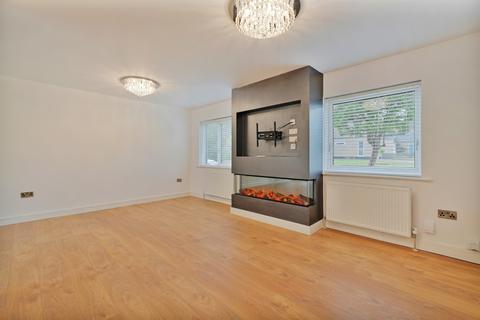 21 Causeway Glade, Sheffield, S17 3EZ