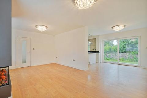 21 Causeway Glade, Sheffield, S17 3EZ