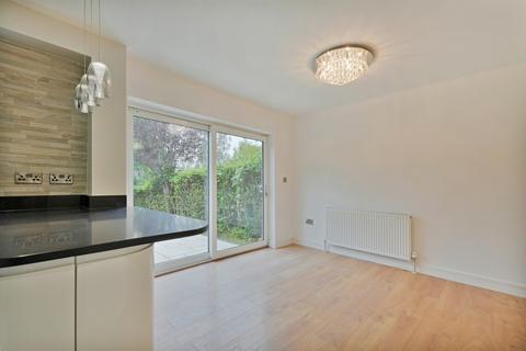 21 Causeway Glade, Sheffield, S17 3EZ