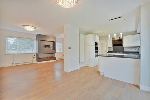 21 Causeway Glade, Sheffield, S17 3EZ