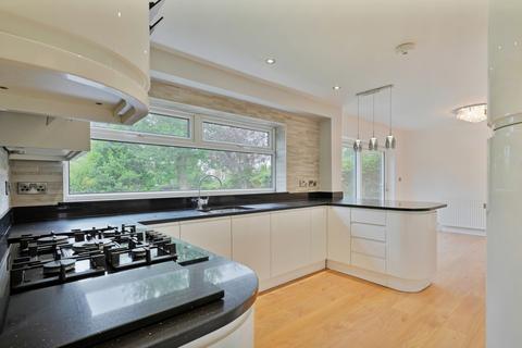 21 Causeway Glade, Sheffield, S17 3EZ