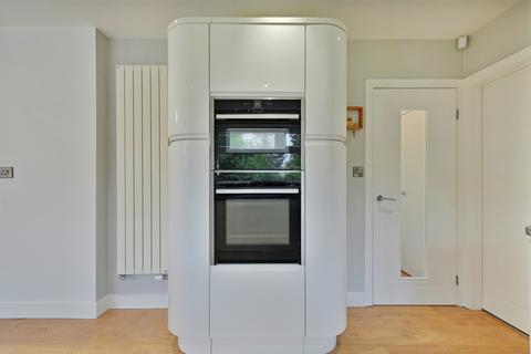 21 Causeway Glade, Sheffield, S17 3EZ