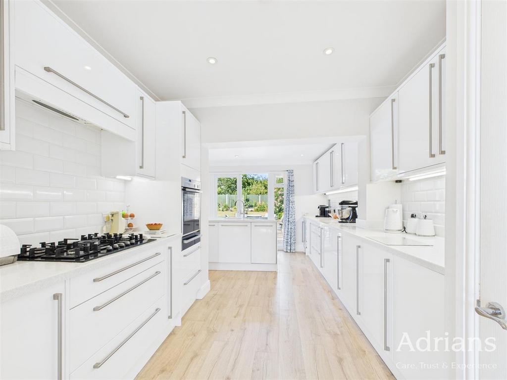 Kitchen /
