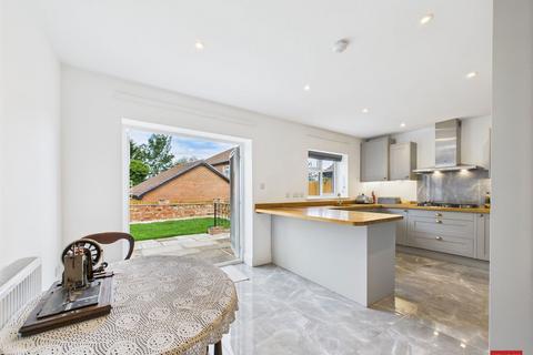 undefined, Stroud Road, Gloucester GL4