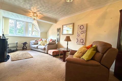 2 bedroom flat for sale, Davenport Road, Chandler Court Davenport Road, CV5
