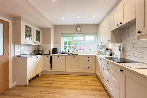 5 bedroom detached house for sale, Hazler Road, Church Stretton