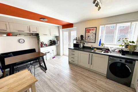11 Hardys Drive, Radcliffe, Manchester, M26 2TL
