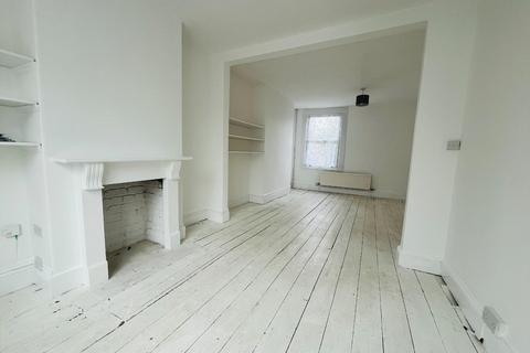 91 Moore Street, Northampton, NN2 7HU