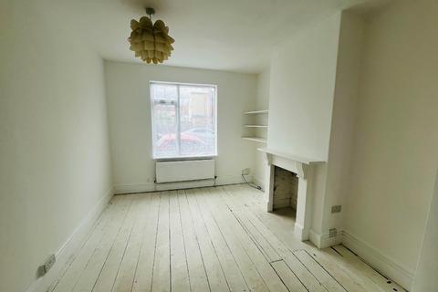 91 Moore Street, Northampton, NN2 7HU