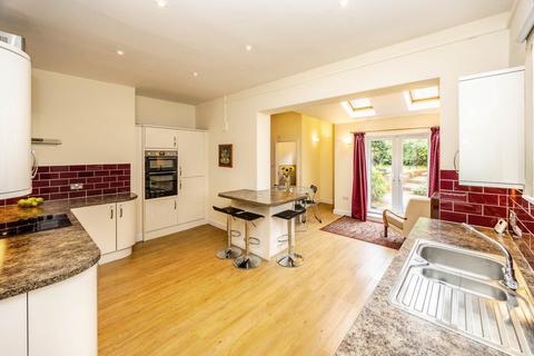 3 bedroom end of terrace house for sale, Grange Avenue, Birkby, West Yorkshire HD2