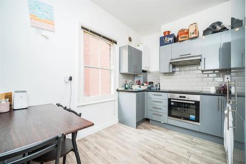 2 bedroom flat for sale, Sandys Row, London E1