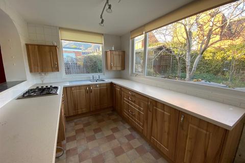 2 bedroom semi-detached bungalow for sale, Arosa Drive, Malvern