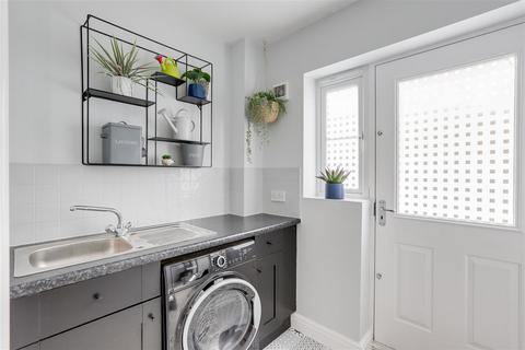 3 bedroom terraced house for sale, Thales Drive, Arnold NG5