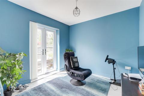 3 bedroom terraced house for sale, Thales Drive, Arnold NG5
