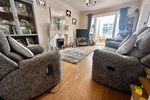 2 bedroom semi-detached bungalow for sale, Wardlow Close, Wolverhampton WV4