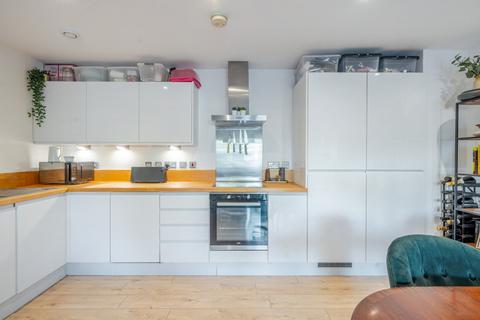 2 bedroom flat for sale, Bourbon Road, London, SW9