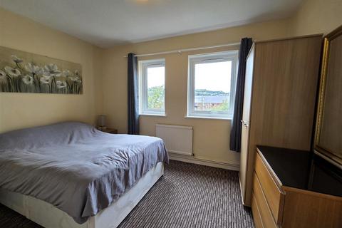 1 bedroom apartment for sale, Ferrara Square, Trawler Road, Marina, Swansea