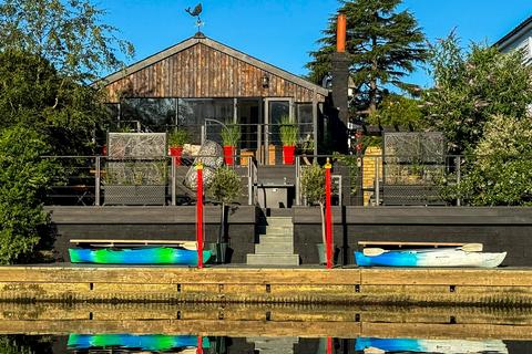 4 bedroom detached house for sale, The Island, Thames Ditton KT7