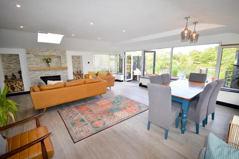 4 bedroom detached house for sale, The Island, Thames Ditton KT7