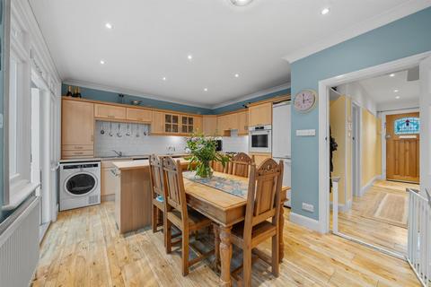 4 bedroom semi-detached house for sale, Ravensbourne Avenue, Shortlands, Bromley, BR2