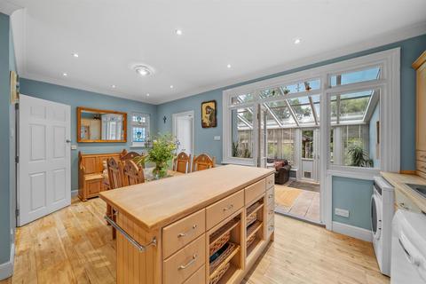 4 bedroom semi-detached house for sale, Ravensbourne Avenue, Shortlands, Bromley, BR2