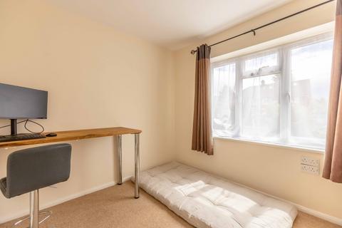 11 Pennylets Green, Stoke Poges, Slough, SL2 4BU