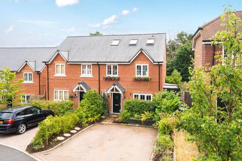 4 bedroom semi-detached house for sale, Stable Close, Wrecclesham, Farnham, GU10