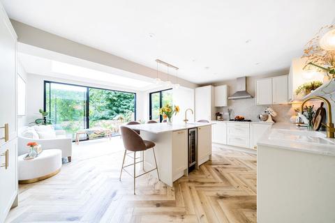 4 bedroom semi-detached house for sale, Stable Close, Wrecclesham, Farnham, GU10