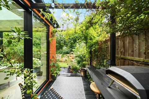 4 bedroom semi-detached house for sale, Stable Close, Wrecclesham, Farnham, GU10