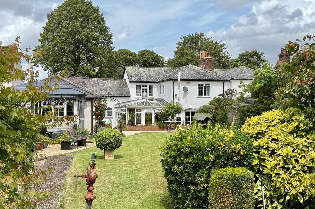 4 bed character cottage