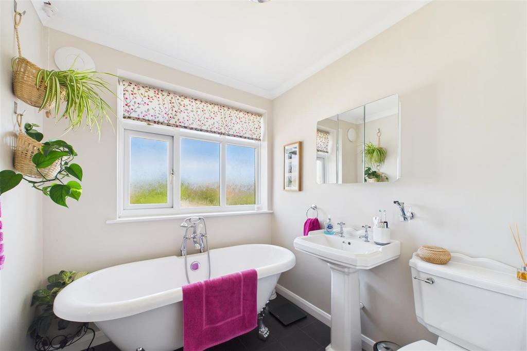 CAM01894 G0-PR0205-STILL003.jpg