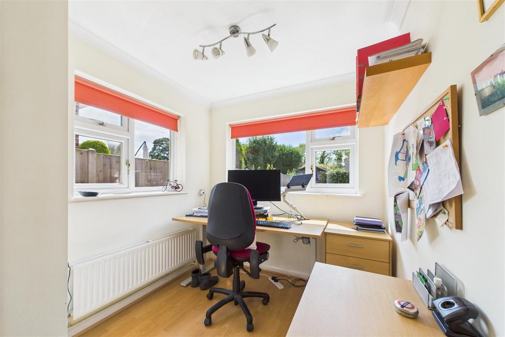 CAM01894 G0-PR0205-STILL016.jpg