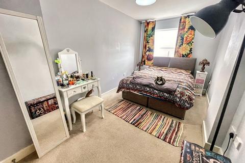 2 bedroom flat for sale, Bournemouth