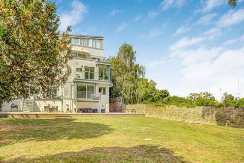 2 bedroom flat for sale, Manor Way, London SE3