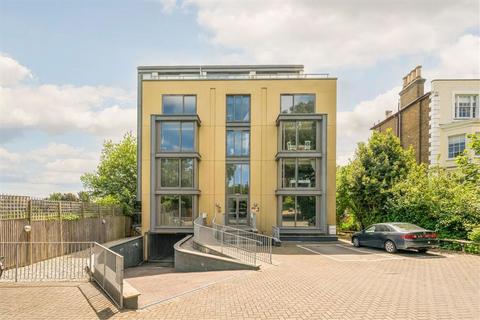 Manor Way, London SE3