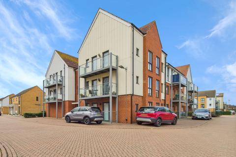 2 bedroom flat for sale, Falcon Avenue, South Ockendon, Essex, RM15