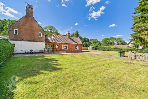 5 bedroom detached house for sale, The Common, Dunston, Norwich