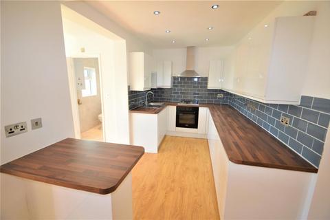 3 bedroom house to rent, Monkswood Gardens, Ilford, IG5